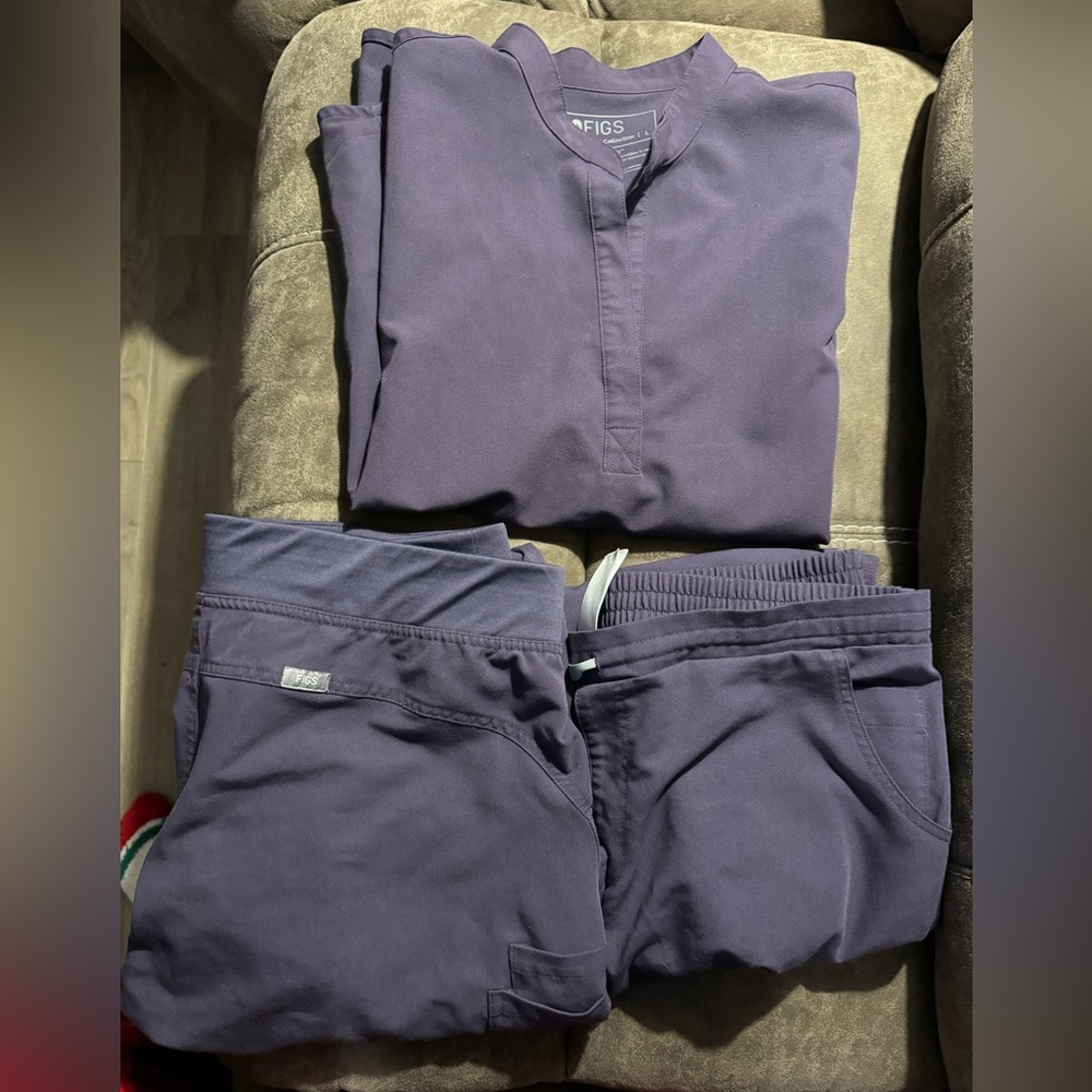 Figs scrub set. Shirt large. 2 pairs of pants L/P. Great condition.